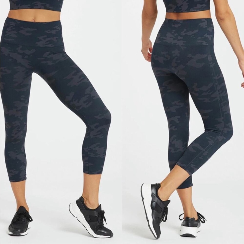 Spanx Women’s Camo Leggings Size Large Look At Me Now Seamless